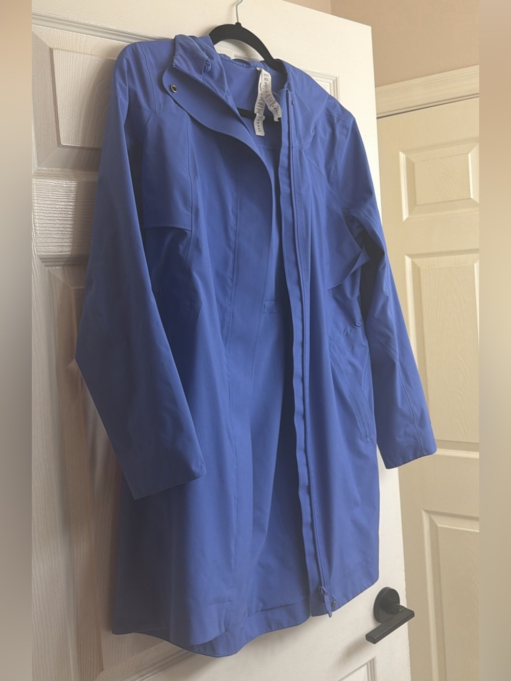Lululemon rain rebel rain jacket 6